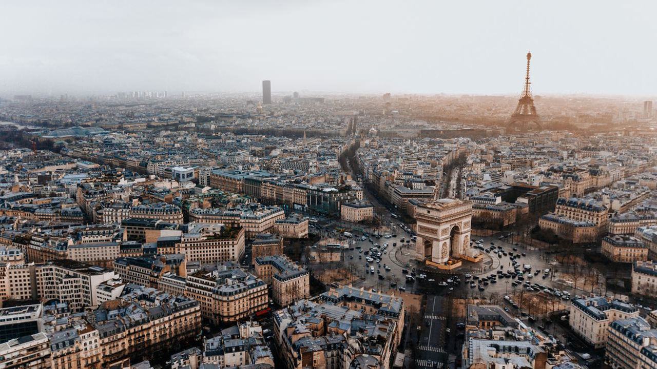 Fotógrafo brasileiro é preso em Paris por voar com drone Fotógrafo brasileiro é preso em Paris por voar com drone