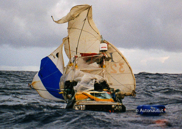 Foto Eles atravessaram o oceano de carro Foto Eles atravessaram o oceano de carro - Imagem 1